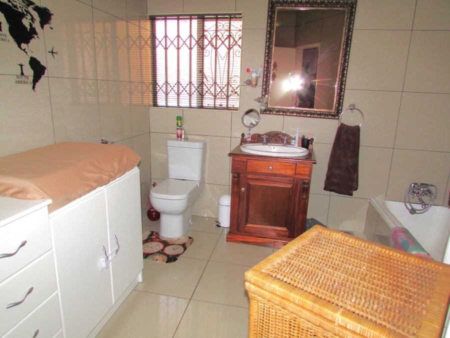 4 Bedroom Property for Sale in Vanderbijlpark SW 1 Gauteng