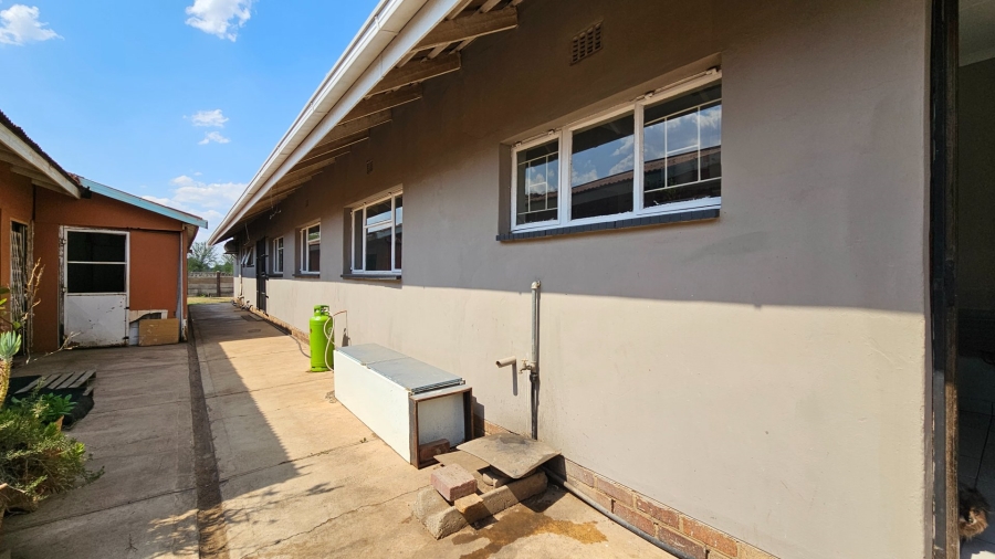 Commercial Property for Sale in Buyscelia Gauteng