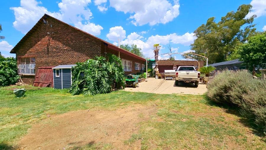 Commercial Property for Sale in Welverdiend AH Gauteng