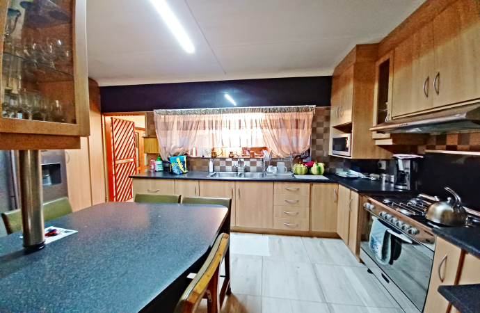 5 Bedroom Property for Sale in Vanderbijlpark SW 5 Gauteng