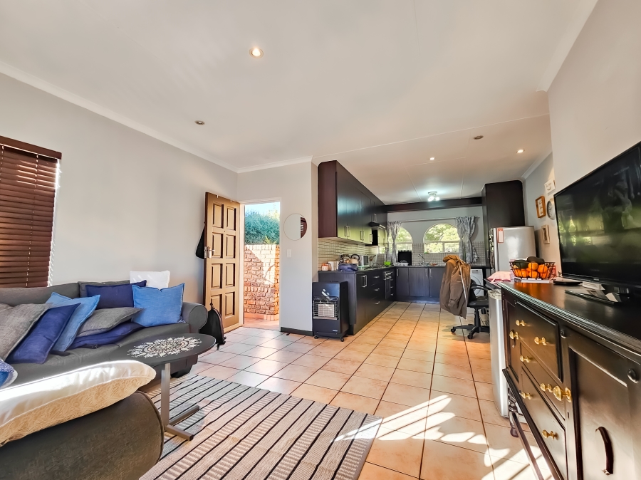 2 Bedroom Property for Sale in Garsfontein Gauteng