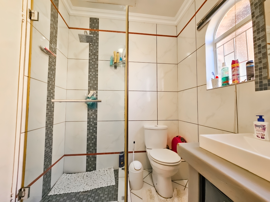 2 Bedroom Property for Sale in Garsfontein Gauteng