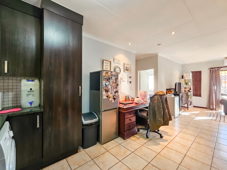 2 Bedroom Property for Sale in Garsfontein Gauteng