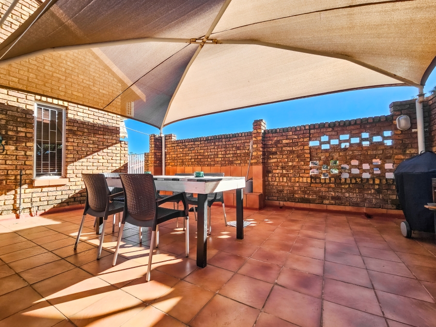 2 Bedroom Property for Sale in Garsfontein Gauteng