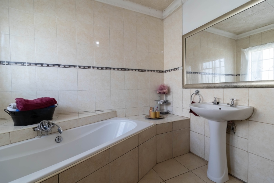 4 Bedroom Property for Sale in Eldorado Park Gauteng