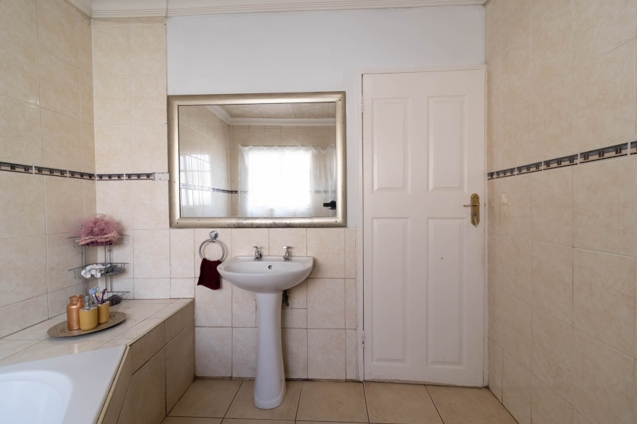 4 Bedroom Property for Sale in Eldorado Park Gauteng