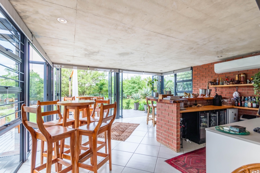 6 Bedroom Property for Sale in Chartwell Gauteng