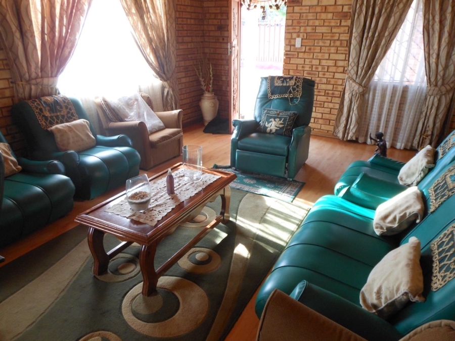 4 Bedroom Property for Sale in Laudium Gauteng