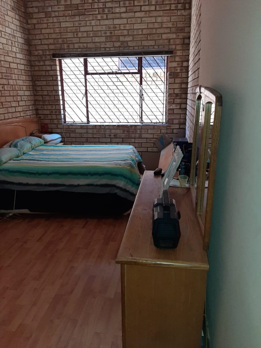 4 Bedroom Property for Sale in Laudium Gauteng