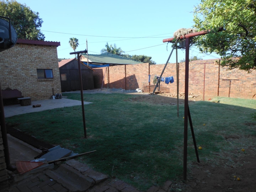 4 Bedroom Property for Sale in Laudium Gauteng