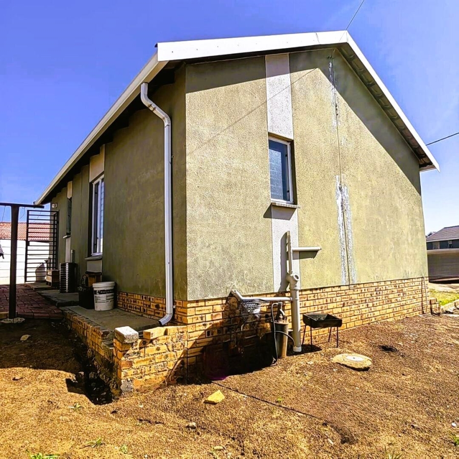 3 Bedroom Property for Sale in Savanna City Gauteng