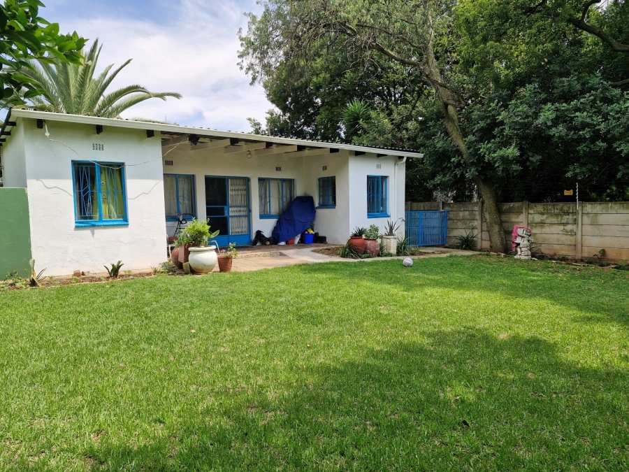 4 Bedroom Property for Sale in Westdene Gauteng