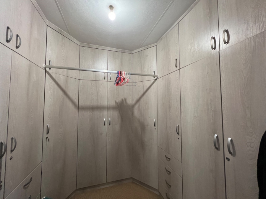 20 Bedroom Property for Sale in Hekpoort Gauteng