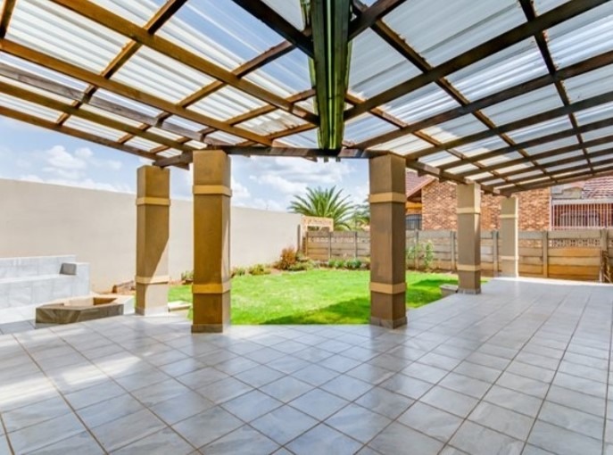 4 Bedroom Property for Sale in Geluksdal Gauteng