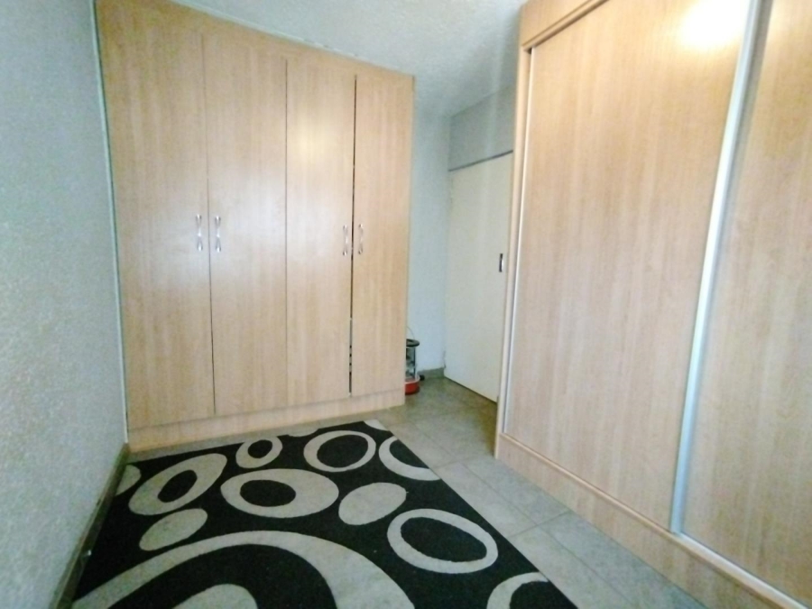2 Bedroom Property for Sale in Die Hoewes Gauteng
