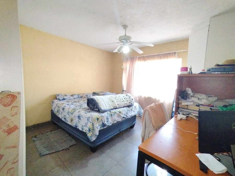 2 Bedroom Property for Sale in Die Hoewes Gauteng