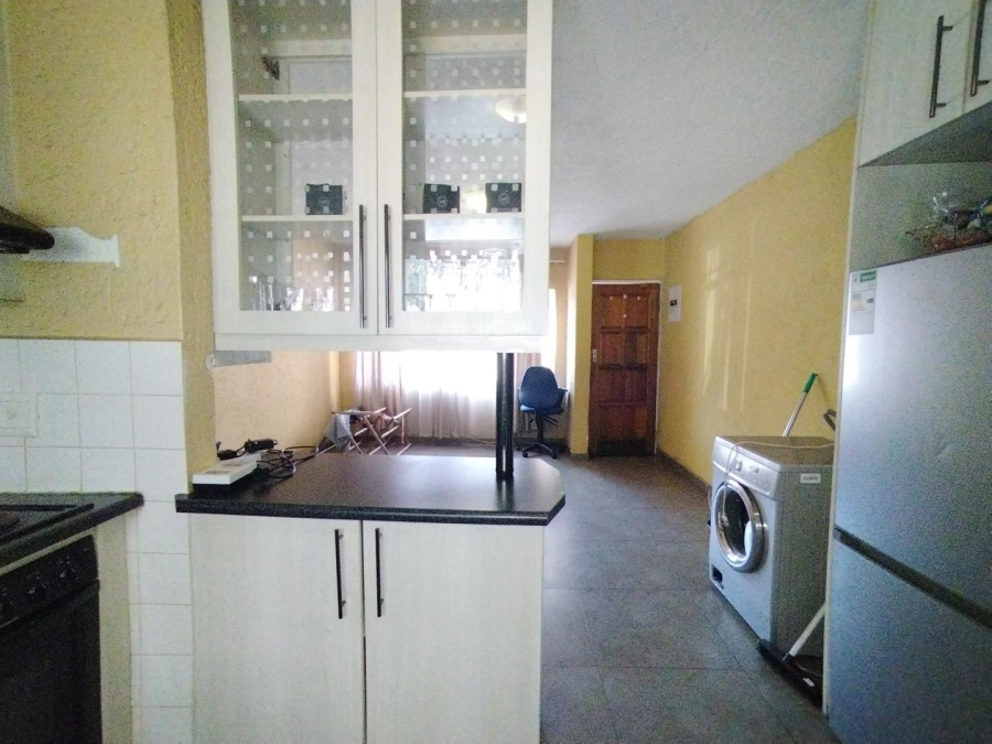 2 Bedroom Property for Sale in Die Hoewes Gauteng