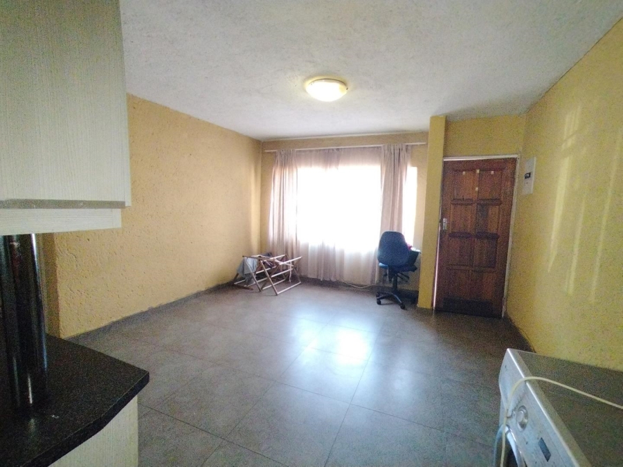 2 Bedroom Property for Sale in Die Hoewes Gauteng