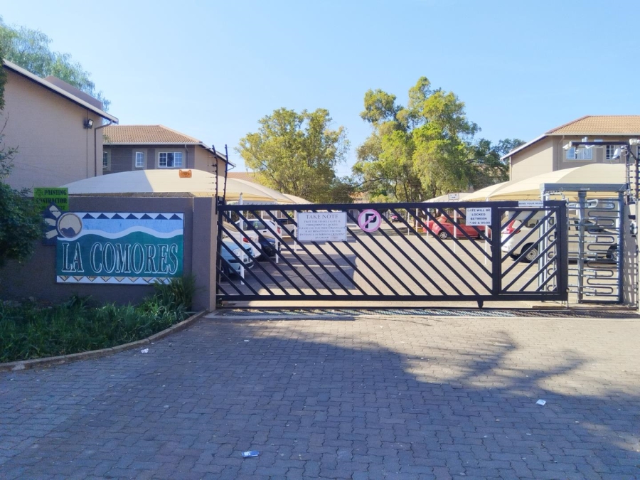 2 Bedroom Property for Sale in Die Hoewes Gauteng