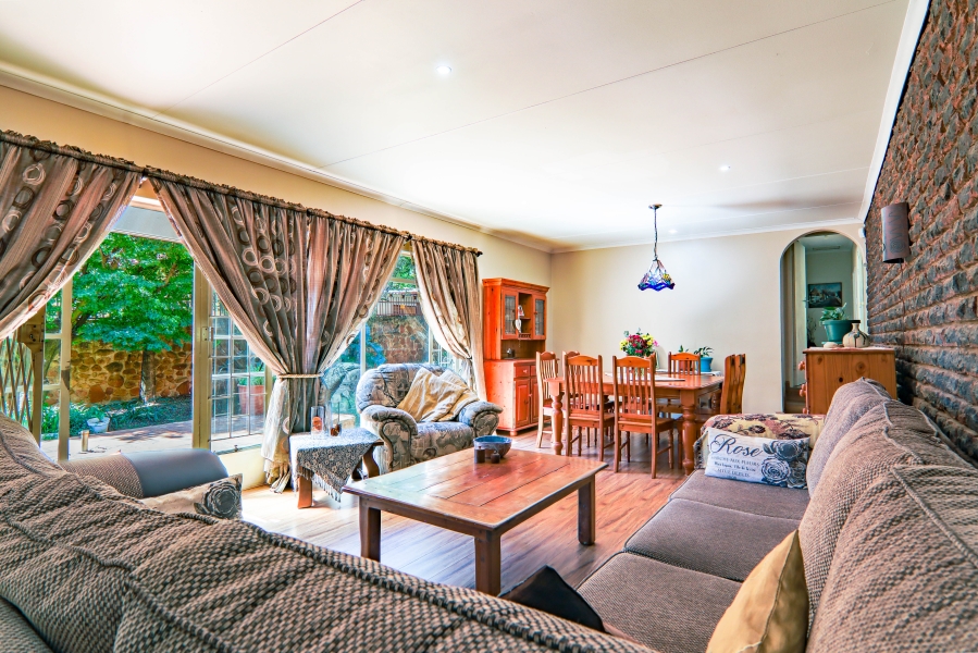 3 Bedroom Property for Sale in Garsfontein Gauteng