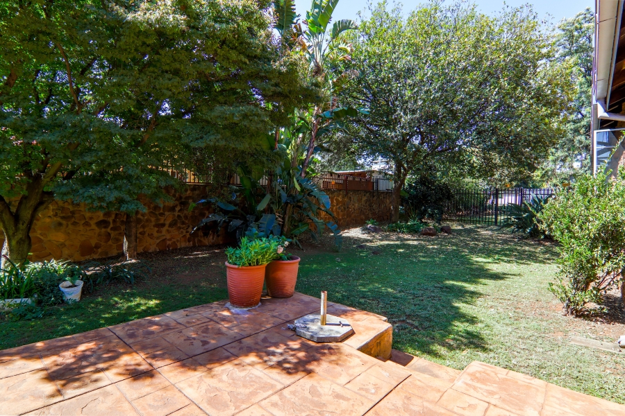 3 Bedroom Property for Sale in Garsfontein Gauteng