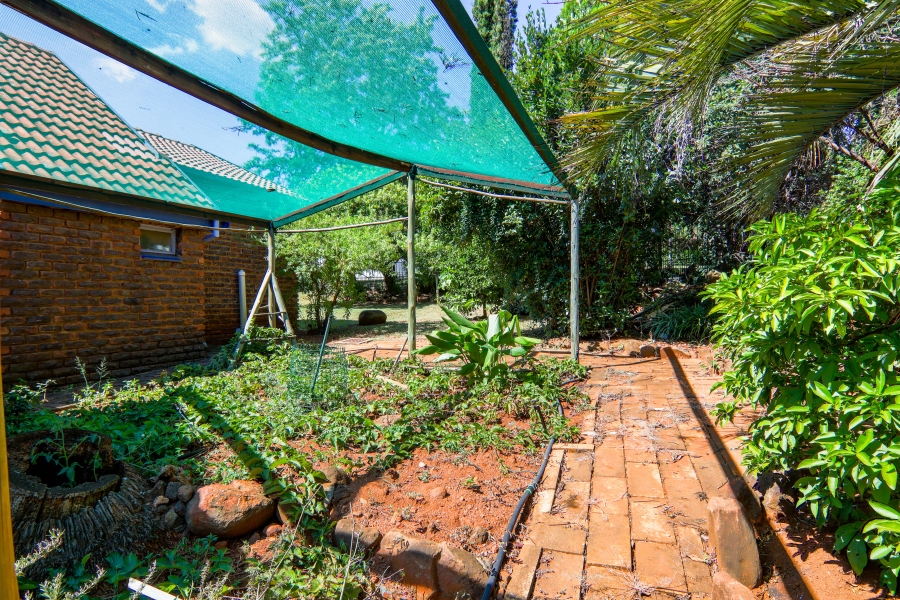3 Bedroom Property for Sale in Garsfontein Gauteng