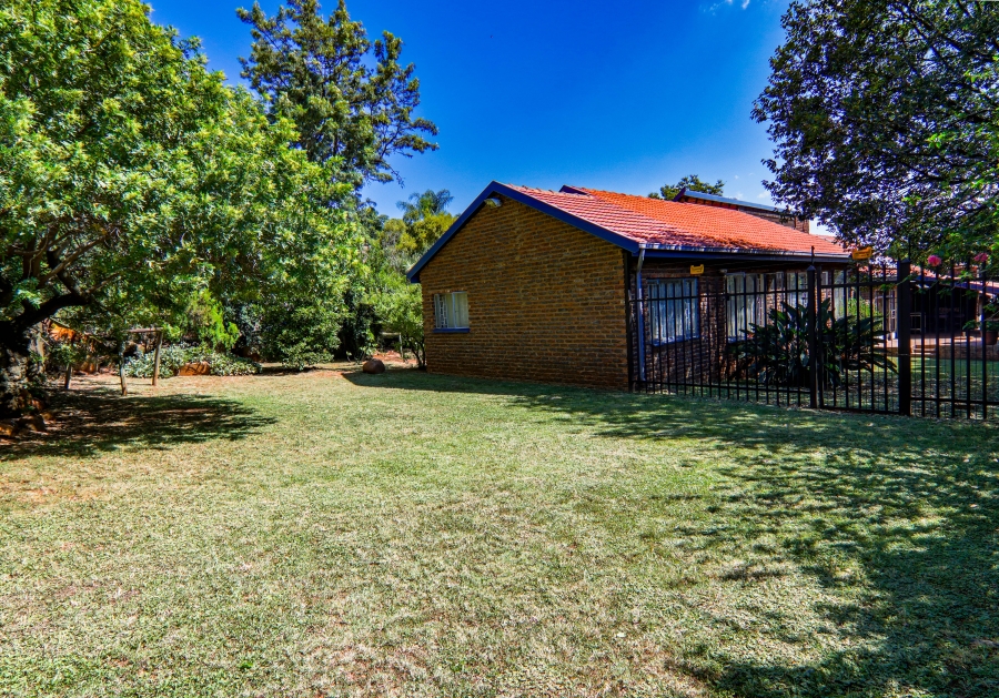 3 Bedroom Property for Sale in Garsfontein Gauteng