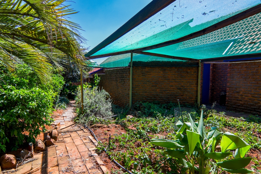 3 Bedroom Property for Sale in Garsfontein Gauteng