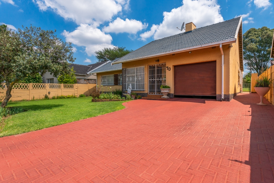 3 Bedroom Property for Sale in Roseacre Gauteng