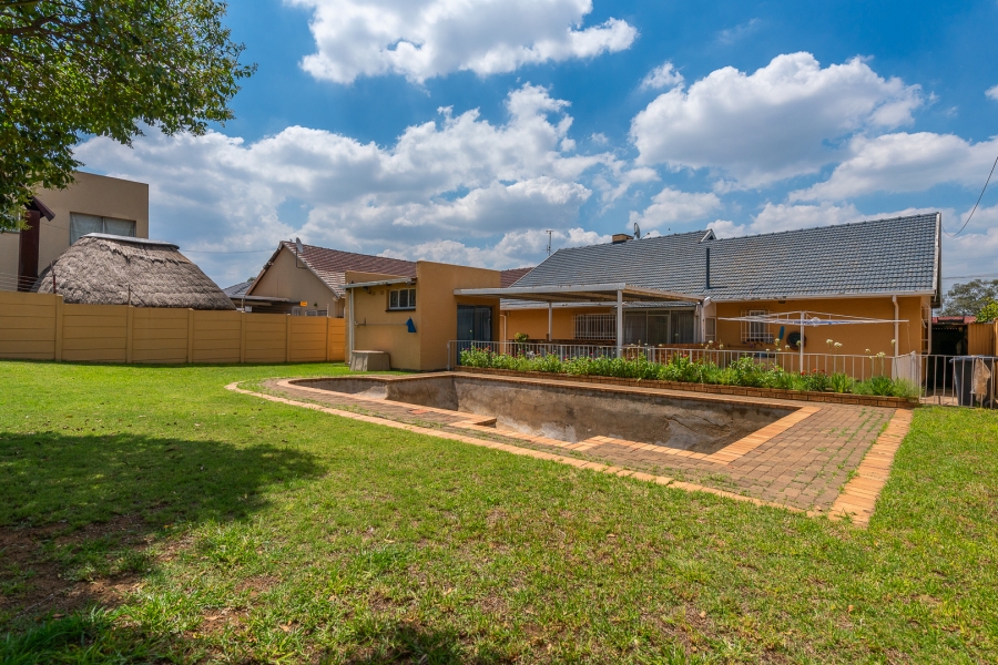 3 Bedroom Property for Sale in Roseacre Gauteng