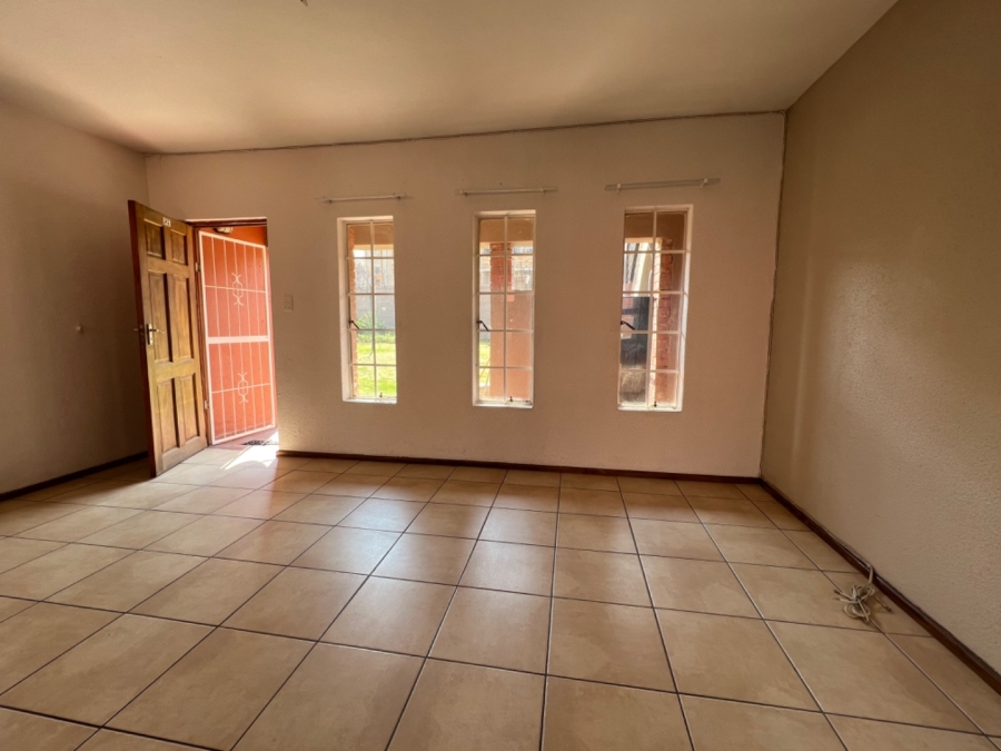 1 Bedroom Property for Sale in Laser Park Gauteng