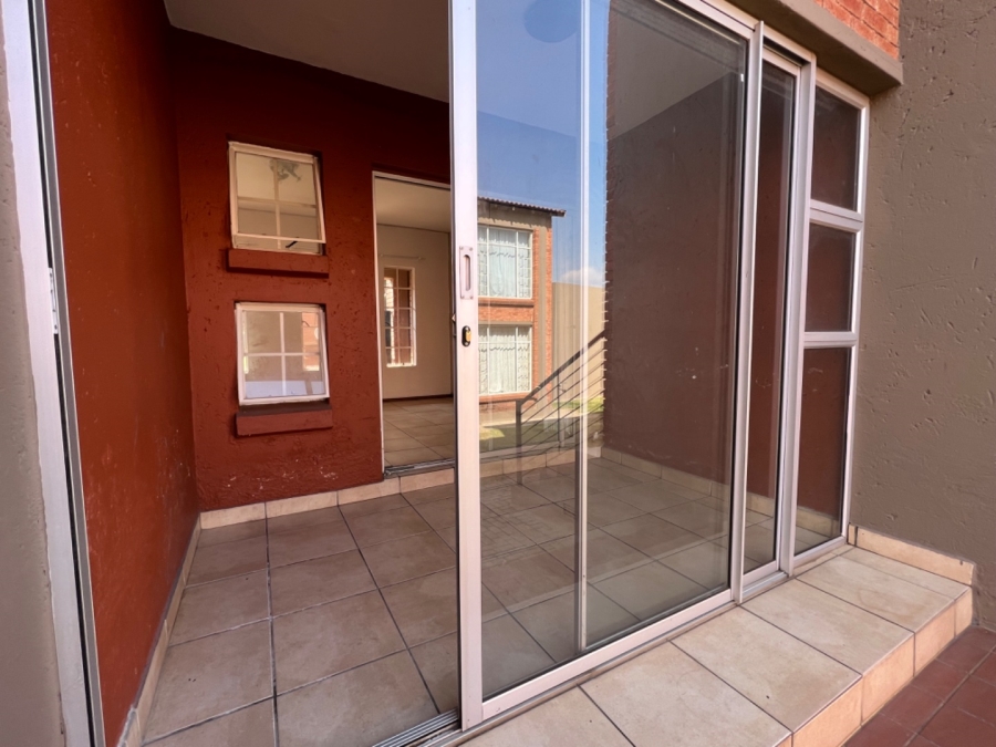 1 Bedroom Property for Sale in Laser Park Gauteng