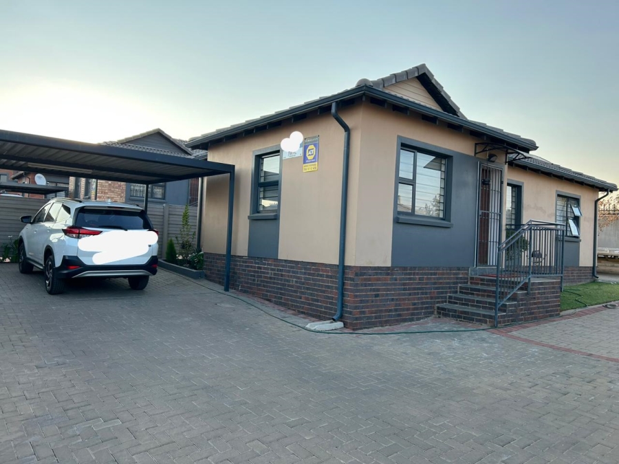 2 Bedroom Property for Sale in Mindalore Gauteng
