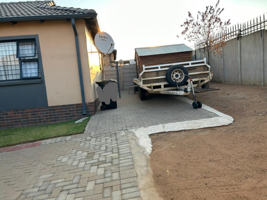 2 Bedroom Property for Sale in Mindalore Gauteng
