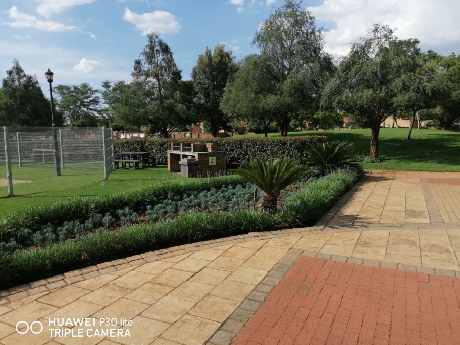 2 Bedroom Property for Sale in Equestria Gauteng