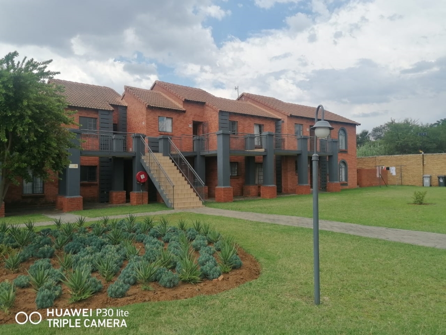 2 Bedroom Property for Sale in Equestria Gauteng