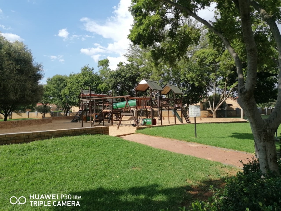 2 Bedroom Property for Sale in Equestria Gauteng