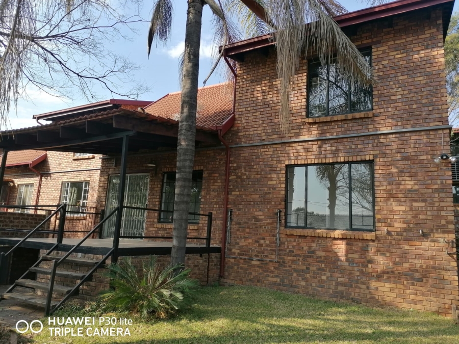 3 Bedroom Property for Sale in La Montagne Gauteng