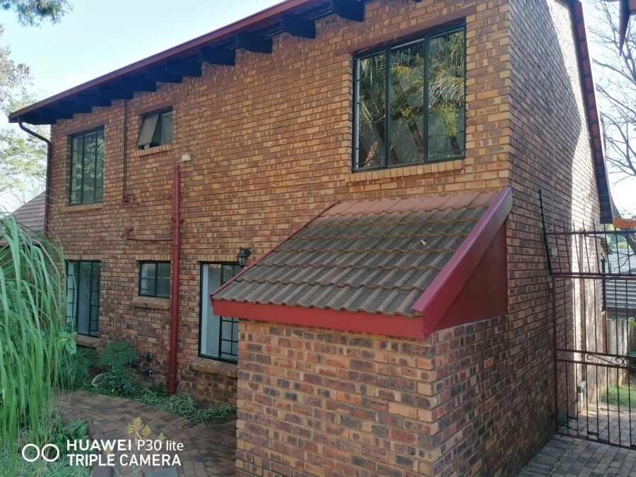 3 Bedroom Property for Sale in La Montagne Gauteng