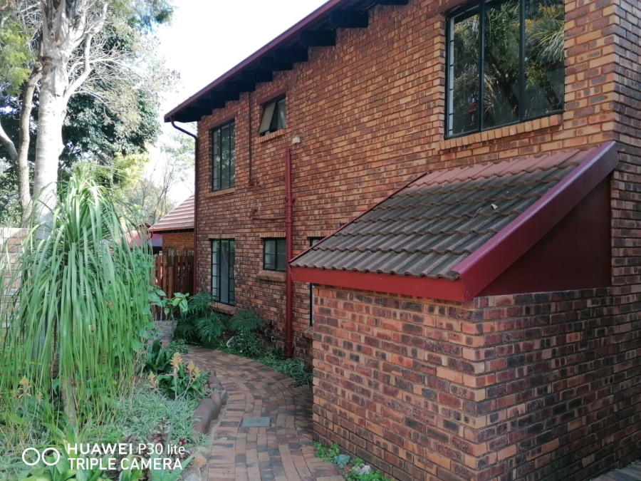 3 Bedroom Property for Sale in La Montagne Gauteng
