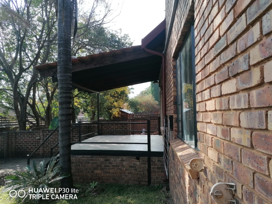 3 Bedroom Property for Sale in La Montagne Gauteng