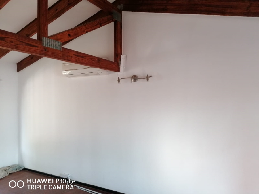 3 Bedroom Property for Sale in La Montagne Gauteng