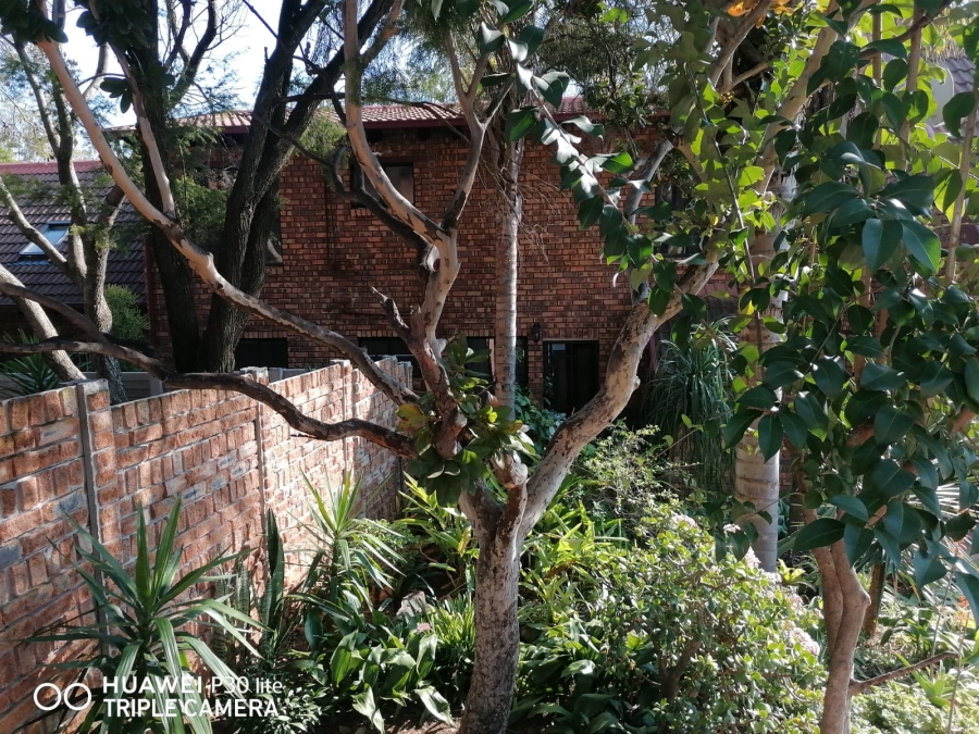 3 Bedroom Property for Sale in La Montagne Gauteng