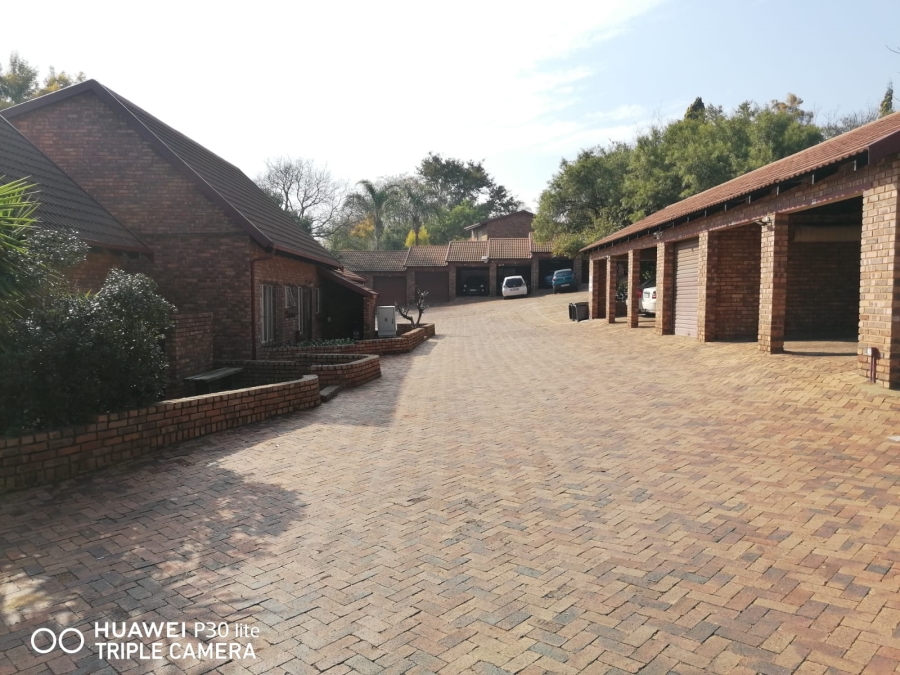 3 Bedroom Property for Sale in La Montagne Gauteng