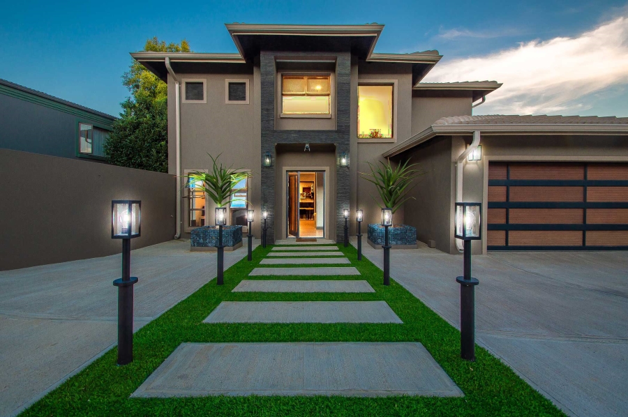 4 Bedroom Property for Sale in Featherbrooke Estate Gauteng