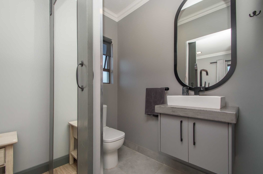 4 Bedroom Property for Sale in Featherbrooke Estate Gauteng