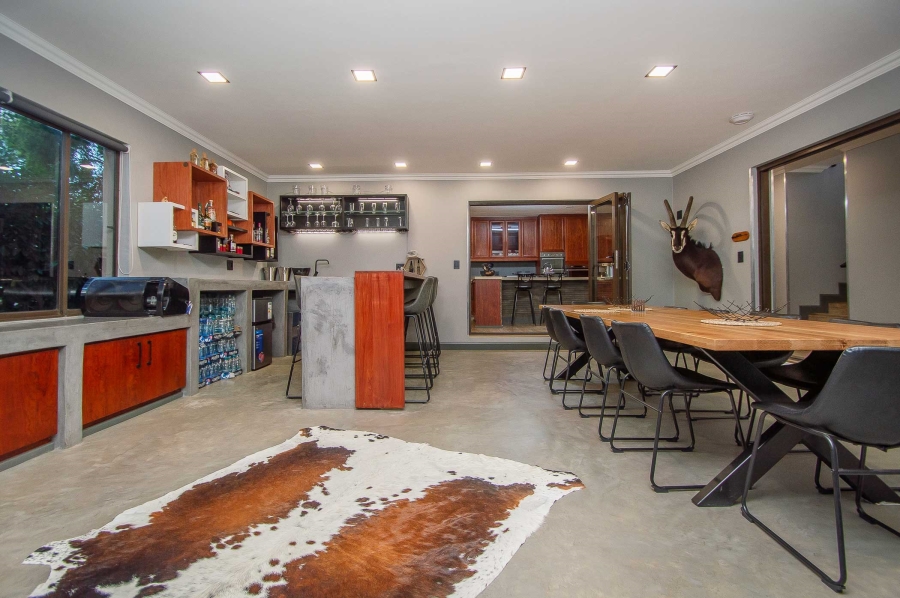 4 Bedroom Property for Sale in Featherbrooke Estate Gauteng