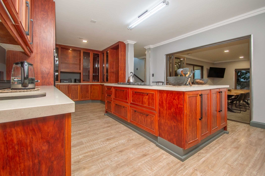 4 Bedroom Property for Sale in Featherbrooke Estate Gauteng