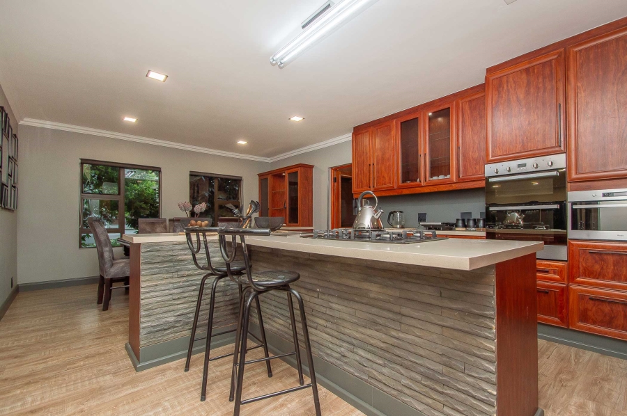 4 Bedroom Property for Sale in Featherbrooke Estate Gauteng