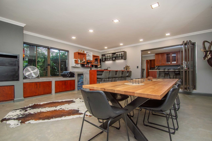 4 Bedroom Property for Sale in Featherbrooke Estate Gauteng